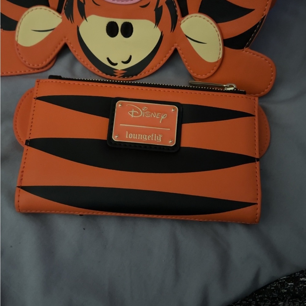 Loungefly Disney Tigger Wallet&Bag - Picture 3 of 4